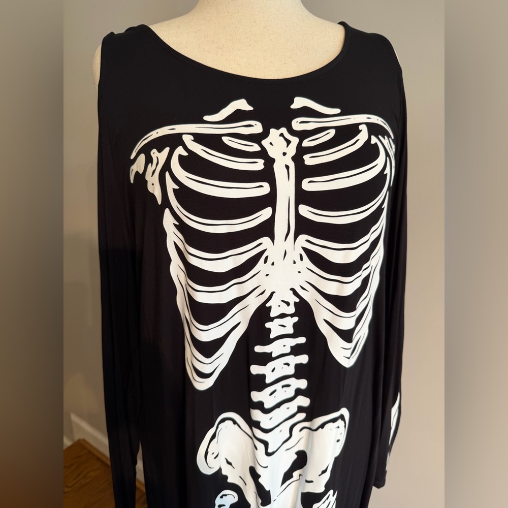 NWT Torrid Skeleton Supersoft Cold Shoulder Maxi Dress - Torrid Size 4 (26, 4X) - Picture 6 of 16